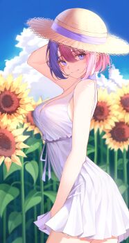 1girl absurdres arm_up bare_shoulders blue_sky blush breasts brown_hat cleavage closed_mouth cloud commentary commission day dress dress_tug english_commentary field flower flower_field from_side hair_between_eyes hat head_tilt highres jinnnnnn23 large_breasts looking_at_viewer multicolored_hair original pink_hair purple_eyes purple_hair short_hair sidelocks sky sleeveless sleeveless_dress smile solo split-color_hair standing straw_hat sun_hat sunflower sunflower_field sunlight thighs turning_head white_dress yellow_flower
