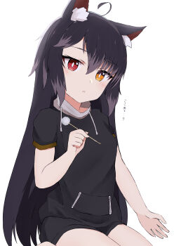 1girl absurdres ahoge animal_ear_fluff animal_ears barefoot black_hair black_hoodie black_shorts commentary_request drawstring hair_between_eyes heterochromia highres hood hood_down hoodie long_hair looking_at_viewer nyaha orange_eyes original parted_lips red_eyes short_shorts short_sleeves shorts simple_background sitting solo translation_request very_long_hair wariza white_background