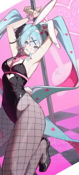 1girl absurdres animal_ears aqua_eyes aqua_hair armlet arms_up black_leotard black_shoes bow bowtie breasts card clothing_cutout commentary_request covered_navel cuffs cutout_above_navel detached_collar fishnet_pantyhose fishnets grin hair_between_eyes hair_ornament handcuffs hatsune_miku heart heart_cutout highleg highleg_leotard highres jewelry leotard looking_at_viewer pantyhose pink_background pink_bow pink_bowtie pink_pupils playing_card pole rabbit_ears rabbit_hole_(vocaloid) rabbit_tail shoes small_breasts smile solo tail vocaloid wide_hips x_hair_ornament yukihira_makoto