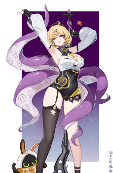 1girl :o absurdres acan_(gskj8822) ahoge arm_up armpits bangboo_(zenless_zone_zero) bare_shoulders beret black_hair black_hat black_shorts black_thighhighs blonde_hair breasts chinese_commentary cleavage commentary_request detached_sleeves eous_(zenless_zone_zero) feet_out_of_frame hat head_tilt high-waist_shorts highres large_breasts long_sleeves looking_at_viewer mole mole_under_mouth multicolored_hair open_mouth presenting_armpit purple_eyes shorts single_thighhigh sleeveless standing streaked_hair tentacles thighhighs thighs yidhari_murphy zenless_zone_zero