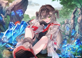 1girl boots brown_hair commentary_request crossed_bangs fangs green_eyes hair_between_eyes hair_ornament hand_up highres jacket long_hair long_sleeves looking_at_viewer makihitsuji official_art open_clothes open_jacket open_mouth outdoors second-party_source shorts sitting smile socks solo tatsumaki_chise thigh_strap very_long_hair virtual_youtuber vspo! white_boots white_jacket