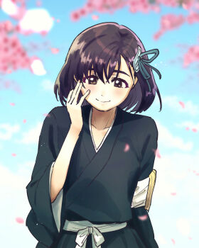 1girl black_hair bleach bleach:_sennen_kessen-hen blurry blurry_background brown_eyes commentary_request hinamori_momo medium_hair nigatsumikka petals shihakusho smile solo upper_body