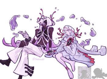 Rule 34 | 1girl, 1other, agar agar cookie, ambiguous gender, artist name, body markings, colored eyelashes, commentary, cookie run, cookie run: kingdom, cuffs, english commentary, highres, holding, holding mirror, long hair, mirror, multicolored hair, purple eyes, sablueeyed, shackles, venom dough cookie, white background, white eyelashes, white hair