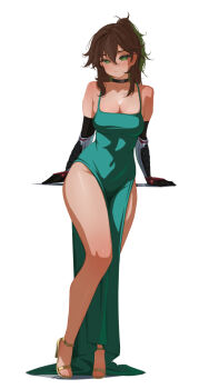 1girl bare_shoulders black_choker black_gloves breasts brown_hair choker cleavage closed_mouth collarbone commentary commission double-parted_bangs dress elbow_gloves english_commentary freckles full_body gloves gold_shoes green_dress green_eyes hair_between_eyes high_heels large_breasts looking_at_viewer medium_hair original sansha_art shoes sidelocks simple_background single_bare_leg solo standing tight_clothes tight_dress toes white_background