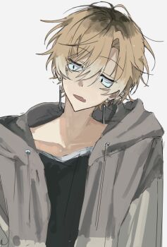 1boy black_eyes black_shirt blonde_hair commentary_request double-parted_bangs earrings facing_viewer fang grey_jacket hair_between_eyes highres hood hood_down hooded_jacket jacket jewelry looking_to_the_side male_focus mole mole_under_eye multicolored_hair open_mouth original roots_(hair) shirt short_hair simple_background sini_user skin_fang solo unkempt upper_body white_background