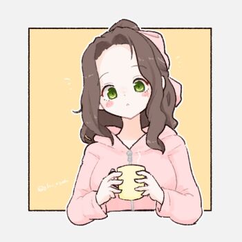 1girl :< blush_stickers border brown_hair closed_mouth cup forehead green_eyes grey_border holding holding_cup hood hood_down hooded_jacket jacket long_hair long_sleeves looking_at_viewer mug olto_rondo original outside_border pink_jacket solo upper_body yellow_background zipper zipper_pull_tab