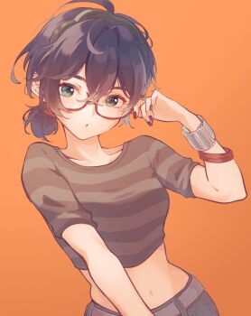 1girl bangle belle_(zenless_zone_zero) blue_hair bracelet breasts commentary_request crop_top crossed_bangs glasses green_eyes green_hairband hair_between_eyes hairband jewelry looking_at_viewer low_ponytail midriff nail_polish navel official_alternate_costume orange_background ponytail red-framed_eyewear red_nails semi-rimless_eyewear shirt short_ponytail short_sleeves simple_background small_breasts solo striped_clothes striped_shirt yuni_(unitary_580) zenless_zone_zero