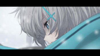 1girl aged_down amnesia blue_archive blue_eyes blue_scarf blurry bruise commentary cross_hair_ornament depth_of_field empty_eyes grey_hair hair_between_eyes hair_ornament injury junu_(jwoo5627) outdoors parted_lips profile scarf shiroko_(blue_archive) shiroko_(young)_(blue_archive) short_hair sidelocks snowing solo symbol-only_commentary