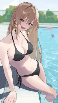 1girl bikini black_bikini blue_sky breasts brown_hair cleavage day furen_e_lustario gosugasu head_tilt highres long_hair medium_breasts navel nijisanji open_mouth outdoors pool poolside red_eyes side-tie_bikini_bottom sky smile soaking_feet solo swimsuit virtual_youtuber