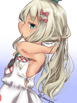 1girl akino_shuu artist_name blonde_hair blue_background blue_eyes bow closed_mouth commentary_request dress from_side gradient_background grecale_(kancolle) hair_bow kantai_collection long_hair neckerchief red_bow red_neckerchief sailor_collar sailor_dress sleeveless sleeveless_dress solo striped_neckerchief twitter_username tying_hair white_dress white_sailor_collar