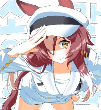 1girl alternate_costume animal_ears baejimile brown_eyes brown_hair closed_mouth commentary_request cowboy_shot ears_through_headwear hair_over_one_eye hand_on_own_hip hat highres horse_ears horse_girl horse_tail jacket long_hair multicolored_hair peaked_cap short_shorts shorts smile solo standing tail text_background translation_request two-tone_hair umamusume very_long_hair vodka_(umamusume) white_background white_hair white_hat white_jacket white_shorts