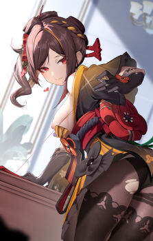 1girl absurdres ass black_gloves black_kimono breasts brown_hair chinese_commentary chiori_(genshin_impact) commentary_request facing_viewer from_behind genshin_impact gloves highres holding holding_string indoors japanese_clothes kimono large_breasts long_hair looking_at_viewer looking_back nipples obi pantyhose red_eyes sash shixuexiao solo standing string torn_clothes torn_pantyhose