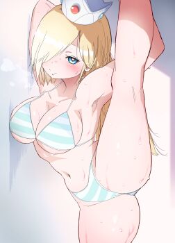 1girl ass bikini blonde_hair blue_bikini blue_eyes blush breasts cleavage closed_mouth commentary_request cowboy_shot crown hair_over_one_eye highres large_breasts long_hair looking_at_viewer mario_(series) navel nintendo rosalina silver_crown solo split standing standing_on_one_leg standing_split striped_bikini striped_clothes suo_(esu) swimsuit