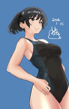1girl absurdres amagami black_eyes black_hair black_one-piece_swimsuit blue_background blue_one-piece_swimsuit blush breasts commentary_request cowboy_shot dated highres medium_breasts one-piece_swimsuit parted_lips ponytail short_hair signature simple_background solo swimsuit tsukahara_hibiki two-tone_one-piece_swimsuit usagii!