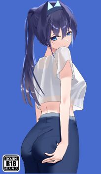Rule 34 | 1girl, absurdres, alternate costume, ass, black hair, blue background, blue eyes, blue pants, commentary, content rating, english commentary, grabbing own ass, hair intakes, highres, hololive, hololive english, mahiruuu, ouro kronii, pants, ponytail, shirt, solo, virtual youtuber, white shirt