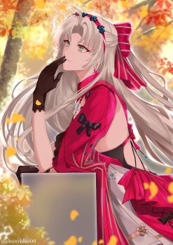 1girl absurdres ahoge aqua_eyes black_gloves bow carlotta_(wuthering_waves) closed_mouth commentary ebonyblue00 gloves grey_hair hair_bow hairband hand_to_own_mouth highres jacket long_hair outdoors parted_bangs pink_bow pink_hairband pink_jacket solo striped_bow symbol-only_commentary twitter_username wuthering_waves