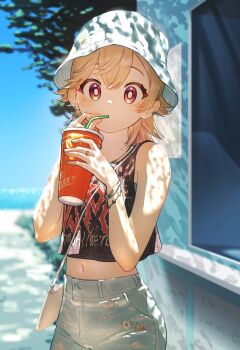 1girl bag bare_shoulders black_tank_top blonde_hair blurry blurry_background blush cowboy_shot crop_top dappled_sunlight denim denim_shorts drink drinking drinking_straw facial_mark hat highres holding holding_drink holding_drinking_straw komori_met looking_at_viewer midriff navel niboshidrip orange_eyes shorts shoulder_bag solo summer sunlight tank_top virtual_youtuber vspo! white_hat