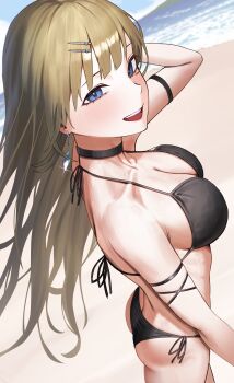 1girl absurdres alternate_costume arm_strap ass beach bikini black_bikini black_choker blue_eyes blunt_bangs blush breasts brown_hair choker cleavage collarbone commentary_request earrings eden_(edenaldojj) hair_ornament hairclip hanabusa_lisa hand_in_own_hair highres jewelry large_breasts long_hair looking_at_viewer open_mouth outdoors parallel_hairclips side-tie_bikini_bottom smile solo standing string_bikini swimsuit teeth upper_teeth_only virtual_youtuber vspo!
