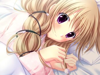 1girl bed bed_sheet blonde_hair blush choco_chip clenched_hand game_cg japanese_clothes kimono long_hair looking_at_viewer nervous pink_kimono purple_eyes sara_sara_sasara shirotae_aya solo under_covers upper_body