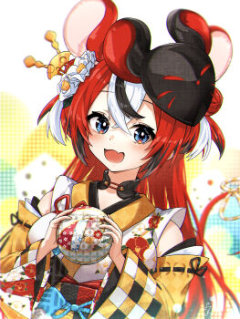 1girl black_streaks blue_eyes commentary fang hakos_baelz hakos_baelz_(new_year) highres hololive hololive_english japanese_clothes kimono long_hair looking_at_viewer mouse_mask mouse_tail multicolored_hair official_alternate_costume official_alternate_hairstyle red_hair skin_fang solo streaked_hair tail u_da_desu very_long_hair virtual_youtuber white_kimono white_streaks yellow_sleeves