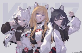 3girls :o animal_ear_piercing animal_ears artist_logo black_choker black_hair black_jacket black_shirt blonde_hair blue_eyes choker claw_pose closed_mouth clothes_writing copyright_name cropped_hoodie cropped_shirt dog_ears doggystyle grey_background hand_up highres hood hood_down hoodie jacket jewelry kmnz lita_(kmnz) logo looking_at_viewer medium_hair midriff multicolored_hair multicolored_jacket multiple_girls navel necklace nero_(kmnz) open_clothes open_jacket purple_eyes sex_from_behind shirt tina_(kmnz) twitter_username two-tone_hair two-tone_jacket virtual_youtuber white_hair white_hoodie white_jacket y_(user_kjgm5733)