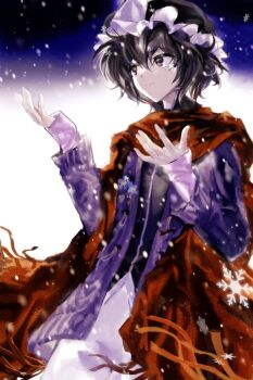 1other androgynous black_hair black_hat black_shirt chinese_commentary closed_mouth collared_shirt commentary commentary_request cowboy_shot english_commentary frilled_headwear fringe_trim gradient_sky hair_between_eyes happy hat high_collar highres jacket len&#039;en long_sleeves looking_ahead mixed-language_commentary mob_cap night night_sky open_clothes open_jacket other_focus outdoors pink_arm_warmers purple_eyes purple_jacket red_scarf scarf shirt shitodo_kuroji short_hair shorts sky smile snowflakes snowing solo standing triangular_headpiece white_shorts winter yancao_(pixiv_103434280) zipper