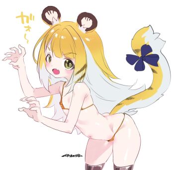 +_+ animal_ears arched_back bare_shoulders bent_over bikini black_thighhighs blonde_hair blue_bow bow claw_pose colored_inner_hair dot_nose fang fingernails flat_chest gao green_eyes hands_up highres ju_fufu leaning_forward loli long_hair mudou_eichi multicolored_hair navel no_extra_ears open_mouth orange_bikini simple_background skin_fang solo standing swimsuit tail tail_bow tail_ornament thighhighs thighs tiger_ears tiger_girl tiger_stripes tiger_tail very_long_hair white_background zenless_zone_zero zettai_ryouiki