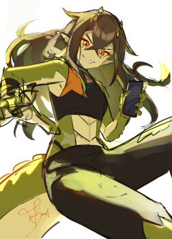 1girl absurdres black_pants black_shirt closed_mouth colored_inner_hair commentary crocodile_girl crocodilian_tail english_commentary green_hair green_scales highres indie_virtual_youtuber kairyu_crocodile long_hair looking_at_viewer multicolored_hair pants pointy_ears red_eyes shirt sleeveless sleeveless_shirt smile solo tail tiri virtual_youtuber