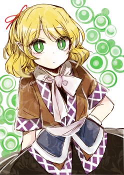 1girl arms_behind_back black_shirt black_skirt blonde_hair bright_pupils brown_shirt closed_mouth commentary_request cowboy_shot expressionless green_eyes hair_ribbon looking_at_viewer mizuhashi_parsee pointy_ears red_ribbon ribbon sash scarf shirt short_hair short_sleeves skirt solo tama_(hiroshige_36) touhou undershirt white_background white_pupils white_sash white_scarf