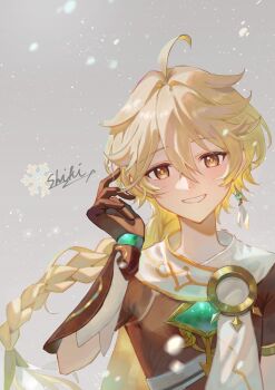 1boy aether_(genshin_impact) ahoge arm_armor artist_name blonde_hair blush braid brown_eyes brown_gloves brown_shirt commentary_request earrings genshin_impact gloves gold_trim grey_background hair_between_eyes hair_ornament hair_ribbon hand_up highres jewelry long_hair looking_at_viewer low-braided_long_hair low-tied_long_hair male_focus orange_pupils ribbon scarf shirt short_sleeves simple_background single_braid single_earring smile snowflakes snowing solo teeth white_ribbon white_scarf zashikino_shiki