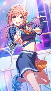 1girl blue_eyes brown_hair buttons campus_mode!!_(idolmaster) gakuen_idolmaster game_cg hair_ornament hairclip himesaki_rinami holding holding_microphone idol_clothes idolmaster microphone midriff navel official_art one_leg_raised open_mouth pointing pointing_at_viewer skirt solo