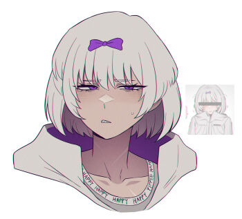 1girl bow collarbone commentary_request cropped_shoulders dark-skinned_female dark_skin grey_hair hair_bow highres hood hood_down kira_(project_moon) korean_commentary limbus_company looking_at_viewer misg1111 narrowed_eyes project_moon purple_bow purple_eyes revision scar scar_on_neck screenshot_inset sharp_teeth simple_background solo sweatdrop teeth upper_body white_background