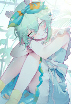 1girl antlers blue_dress bow dress fate/grand_order fate_(series) green_eyes green_hair hair_between_eyes highres horns looking_at_viewer louhi_(fate) louhi_(first_ascension)_(fate) purple_loincloth ribbon short_hair sidelocks smile solo yunu_nuyu