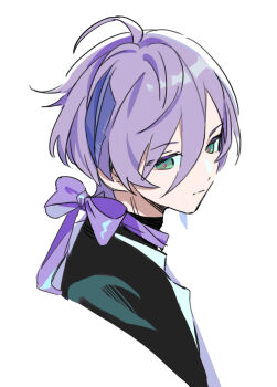 1boy ahoge attsei black_shirt blending blue_hair bow-shaped_hair commentary_request cropped_shoulders frown green_eyes highres hoshirube_sho long_hair looking_at_viewer male_focus multicolored_hair nijisanji purple_hair red_pupils shirt solo streaked_hair upper_body virtual_youtuber