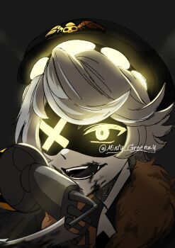 1boy android armband asymmetrical_eyelashes black_hat black_jacket grey_hair grey_tongue hat highres humanoid_robot jacket looking_at_viewer mechanical_arms minty_greenzy murder_drones n_(murder_drones) open_mouth orange_armband robot short-sleeved_jacket short_hair short_sleeves simple_background smile sonic_(series) the_amazing_digital_circus two-tone_hat white_hair yellow_armband yellow_eyes