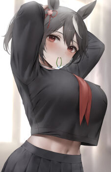 1girl absurdres adjusting_hair alternate_costume arms_behind_head black_hair black_serafuku black_skirt blush breast_curtains breasts from_below hair_ornament hair_ribbon hair_tie_in_mouth hibimaru highres horse_girl kitasan_black_(umamusume) large_breasts looking_at_viewer midriff mouth_hold multicolored_hair navel neckerchief official_alternate_costume pleated_skirt red_eyes red_neckerchief red_ribbon ribbon school_uniform serafuku shirt_overhang short_hair skirt solo streaked_hair two-tone_hair tying_hair umamusume upper_body white_hair