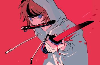 1boy black_hair blood blood_on_clothes blue_eyes drawstring highres holding holding_knife holding_weapon hood hood_up hoodie knife knife_sheath looking_at_viewer male_focus mouth_hold multicolored_hair red_background red_hair sfrabbit sheath simple_background solo streaked_hair sumino_takumi teeth_hold the_hundred_line_-last_defense_academy- weapon