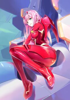 1girl ass blush bodysuit breasts commentary_request darling_in_the_franxx full_body green_eyes hairband highres horns legs long_hair long_legs lying mecha_pilot_suit medium_breasts official_art on_side parasite_suit_(darling_in_the_franxx) pink_hair skin_tight smile solo thighs yabuki_kentarou zero_two_(darling_in_the_franxx)
