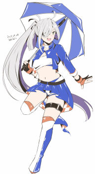 1girl ahoge akigumo_(kancolle) akigumo_(kancolle)_(cosplay) akigumo_kai_ni_(kancolle) akigumo_kai_ni_(kancolle)_(cosplay) akigumo_kai_ni_(race_queen)_(kancolle) asashimo_(kancolle) bandeau blue_boots blue_jacket blue_skirt boots choker cosplay cropped_jacket dated full_body gloves grey_eyes grey_hair hair_over_one_eye highres holding holding_umbrella jacket kantai_collection knee_boots leg_up long_hair long_sleeves looking_at_viewer midriff navel open_mouth partially_fingerless_gloves ponytail race_queen sharp_teeth simple_background skirt smile solo standing standing_on_one_leg taira_yuuki teeth thigh_strap umbrella white_background white_bandeau white_choker