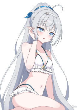 1girl ahoge bikini blue_eyes breasts female_tyrant_(stella_sora) grey_hair highres long_hair navel neko_huan simple_background small_breasts solo stella_sora swimsuit tyrant_(stella_sora) white_background white_bikini