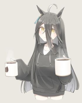 Rule 34 | 1girl, absurdres, ahoge, animal ears, black hair, black hoodie, blush, closed mouth, coffee, coffee mug, collarbone, cup, ear tag, earrings, hair between eyes, highres, holding, holding cup, hood, hood down, hoodie, horse ears, horse girl, jewelry, long bangs, long hair, long hair between eyes, long sleeves, looking at viewer, manhattan cafe (umamusume), mug, multicolored hair, re1m1, shirt, simple background, single earring, smile, solo, steaming cup, umamusume, very long hair, white hair, white shirt, yellow eyes