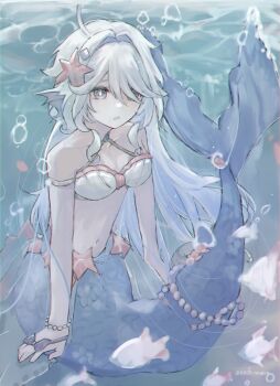 1girl ahoge arm_strap bead_bracelet beads bikini blue_eyes bracelet bright_pupils fins furina_(genshin_impact) genshin_impact hair_intakes hair_ornament hair_over_one_eye halterneck head_fins highres jewelry long_hair mermaid monster_girl navel nayuta_(8888_mugen) solo starfish_hair_ornament stomach swimsuit very_long_hair white_hair white_pupils