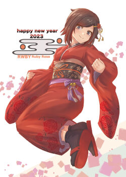 1girl 2023 alternate_costume black_socks brown_eyes brown_hair closed_mouth floral_print full_body happy_new_year japanese_clothes kimono looking_at_viewer medium_hair moai_(moai_world) multicolored_hair new_year obi print_kimono red_hair red_kimono rose_print ruby_rose rwby sash smile socks solo swept_bangs tabi two-tone_hair