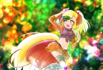1girl :d belt bird_girl bird_tail bird_wings black_hair black_shirt blonde_hair blush bow breasts crop_top dapuchin1 greater_bird-of-paradise_(kemono_friends) green_hair grey_thighhighs happy head_wings highres kemono_friends kemono_friends_3 long_hair looking_up medium_breasts midriff multicolored_background multicolored_hair navel open_mouth red_shirt red_skirt red_tail shirt skirt smile solo tail thighhighs white_hair wings yellow_eyes