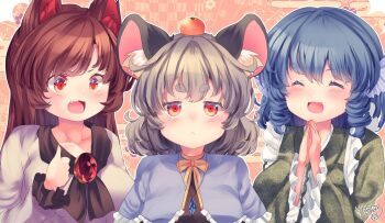 3girls :< :3 ^_^ animal_ear_fluff animal_ears black_collar black_trim blue_capelet blue_hair blush bow bowtie breasts brooch brown_hair brown_shirt capelet checkered_background closed_eyes closed_mouth collar collarbone commentary_request crystal_necklace double-parted_bangs drill_hair egasumi fang fins floral_background food food_on_head frilled_capelet frilled_kimono frills fruit fruit_on_head green_kimono grey_hair hair_between_eyes half-closed_eye half-closed_eyes head_fins highres imaizumi_kagerou japanese_clothes jewelry kemo_chiharu kimono large_breasts layered_kimono light_frown long_hair long_sleeves medium_hair mermaid monster_girl mouse_ears mouse_girl multiple_girls nazrin nazrin_day object_on_head open_mouth orange_(fruit) orange_background outline own_hands_together pink_background red_eyes shirt short_hair smile sweatdrop swept_bangs thumbs_up touhou twin_drills unamused upper_body wakasagihime white_outline white_shirt wide_sleeves wolf_ears wolf_girl yellow_bow yellow_bowtie