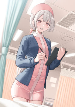 1girl bed blue_cardigan bow cardigan ceiling ceiling_light clipboard commentary_request cowboy_shot curtains dress grey_hair grin hair_bow hat highres holding holding_clipboard holding_pencil hospital hospital_bed indoors long_hair long_sleeves looking_at_viewer nurse nurse_cap open_cardigan open_clothes original pencil pink_bow pink_dress pink_hat ponytail purple_eyes short_dress smile solo temakizushi_(temakizushisand)