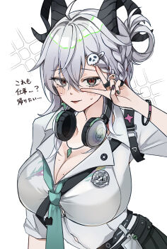 Rule 34 | 1010 (wuthering1010), 1girl, absurdres, ahoge, alternate hairstyle, aqua necktie, black horns, black nails, braid, breasts, cleavage, commentary request, cosplay, curled horns, fingernails, grey eyes, hair between eyes, hair ornament, hand up, headphones, headphones around neck, highres, horns, jewelry, large breasts, looking at viewer, lynae (wuthering waves), lynae (wuthering waves) (cosplay), nail polish, necklace, necktie, shirt, simple background, skull hair ornament, solo, sparkle, sparkling aura, translation request, upper body, v, white background, white shirt, wuthering waves, zani (wuthering waves)