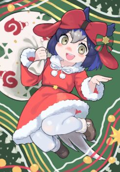 1girl alternate_costume bird_girl bird_tail bird_wings blue_hair blush boots bow bowtie brown_boots christmas commentary_request dress fur_collar fur_trim green_eyes green_pheasant_(kemono_friends) grey_hair hair_between_eyes head_wings highres japari_symbol kemono_friends long_sleeves multicolored_hair open_mouth pantyhose red_dress red_hair rinx santa_costume santa_dress short_hair sidelocks smile solo tail white_bow white_bowtie white_fur white_pantyhose wings