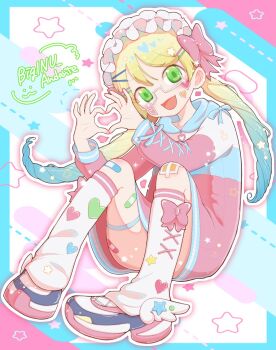 bandages bandaid bandaid_on_knee bandaid_on_leg biginu blonde_hair bow decora green_eyes hair_ornament heart heart_hands hood hoodie low_twintails made_in_abyss metadata:highres riko_(made_in_abyss) star_(symbol) twintails