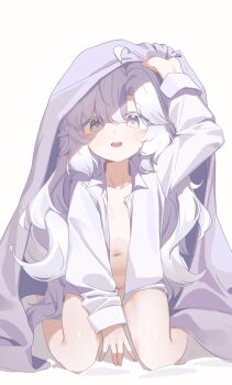 1girl between_legs blanket collared_shirt commentary_request convenient_censoring flat_chest grey_eyes grey_hair hand_between_legs highres korean_commentary lifting_covers loli long_hair messy_hair mixed-language_commentary naked_shirt navel on_bed open_clothes open_mouth open_shirt original polyvora shirt simple_background sitting smile solo stomach tareme teeth thigh_gap under_covers upper_teeth_only very_long_hair wariza white_background white_blanket white_shirt